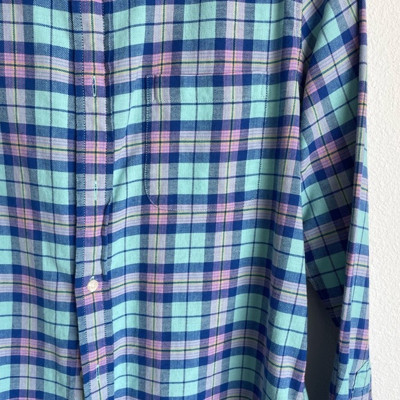 Vineyard Vines Men’s button down shirt - Picture 3 of 6